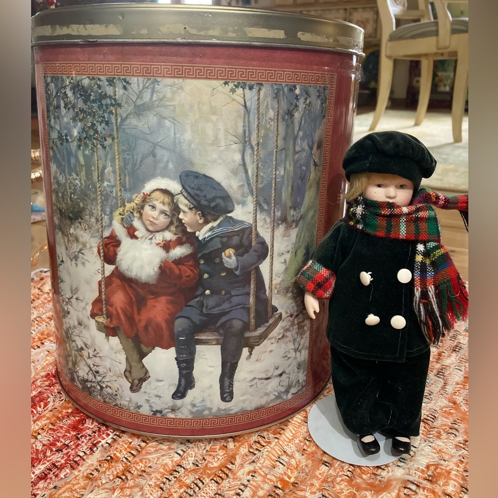 Winter Green Velvet Ceramic Doll & Stand Large Winter Tin